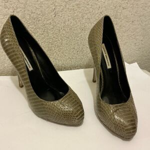 Kathryn Amberleigh Chic Textured High Heel Pumps